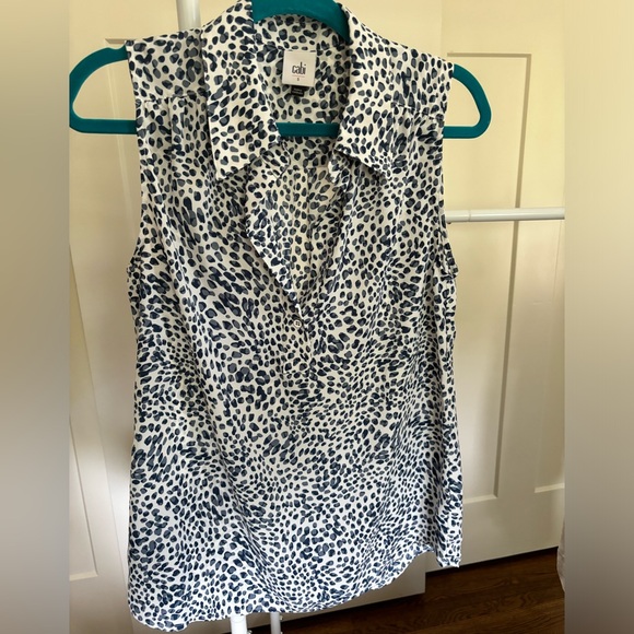 Cabi Catwalk top- small - Picture 2 of 7